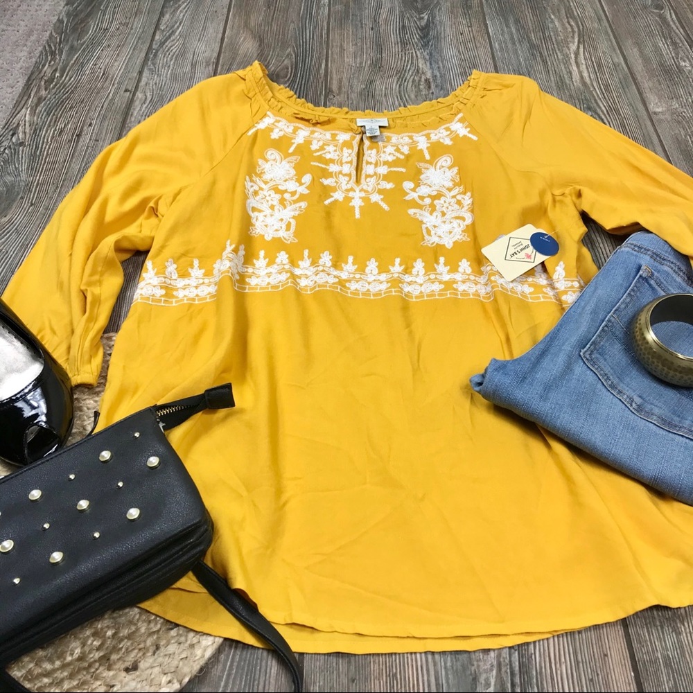 ST. JOHN’S BAY embroidered yellow/gold top - Picture 2 of 7